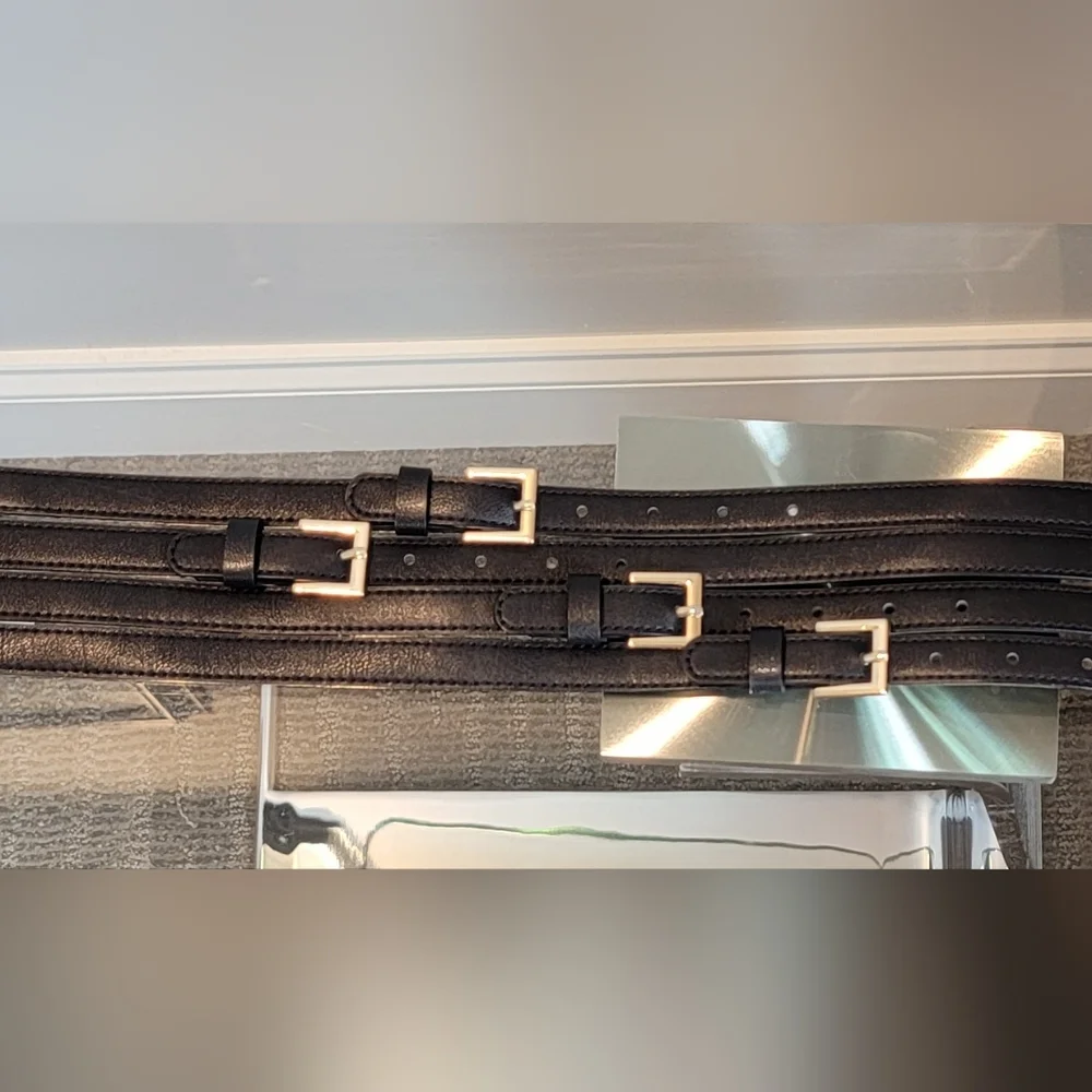 The Limited Black Buckle Belt Sz: S - Picture 5 of 9